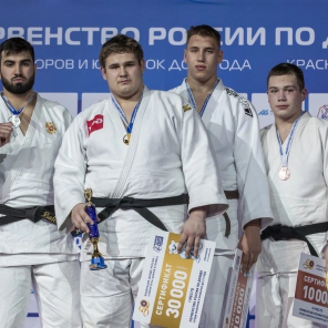 Батчаев-награждение-1