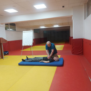 Обучение сотрудников по оказанию первой помощи пострадавшим и по антитеррористической безопасности