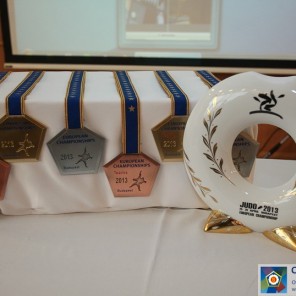 Кирилл Денисов из Трёхгорного - чемпион Европы-2013 по дзюдо