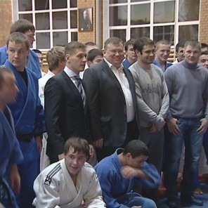 Награда за вклад в развитие дзюдо-63