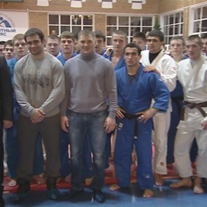 Награда за вклад в развитие дзюдо-67