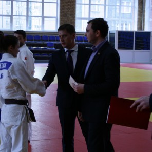 В Челябинске наградили медалистов первенства России среди юношей и девушек до 18-ти лет в Липецке-11