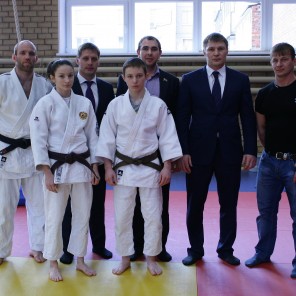 В Челябинске наградили медалистов первенства России среди юношей и девушек до 18-ти лет в Липецке-18