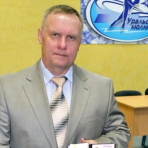 Александру Зайцеву вручено удостоверение «Заслуженный тренер России»-1