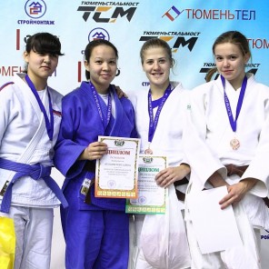 Дзюдоистки Челябинской области добыли четыре медали в Тюмени