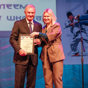 Кодина Анна Александровна - Исполняющая обязанности Министра физической культуры и спорта Челябинской области .