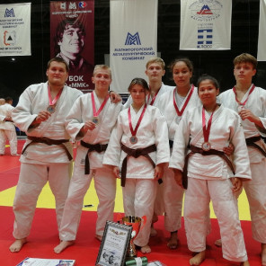 Медалисты-Магнитогорск-3